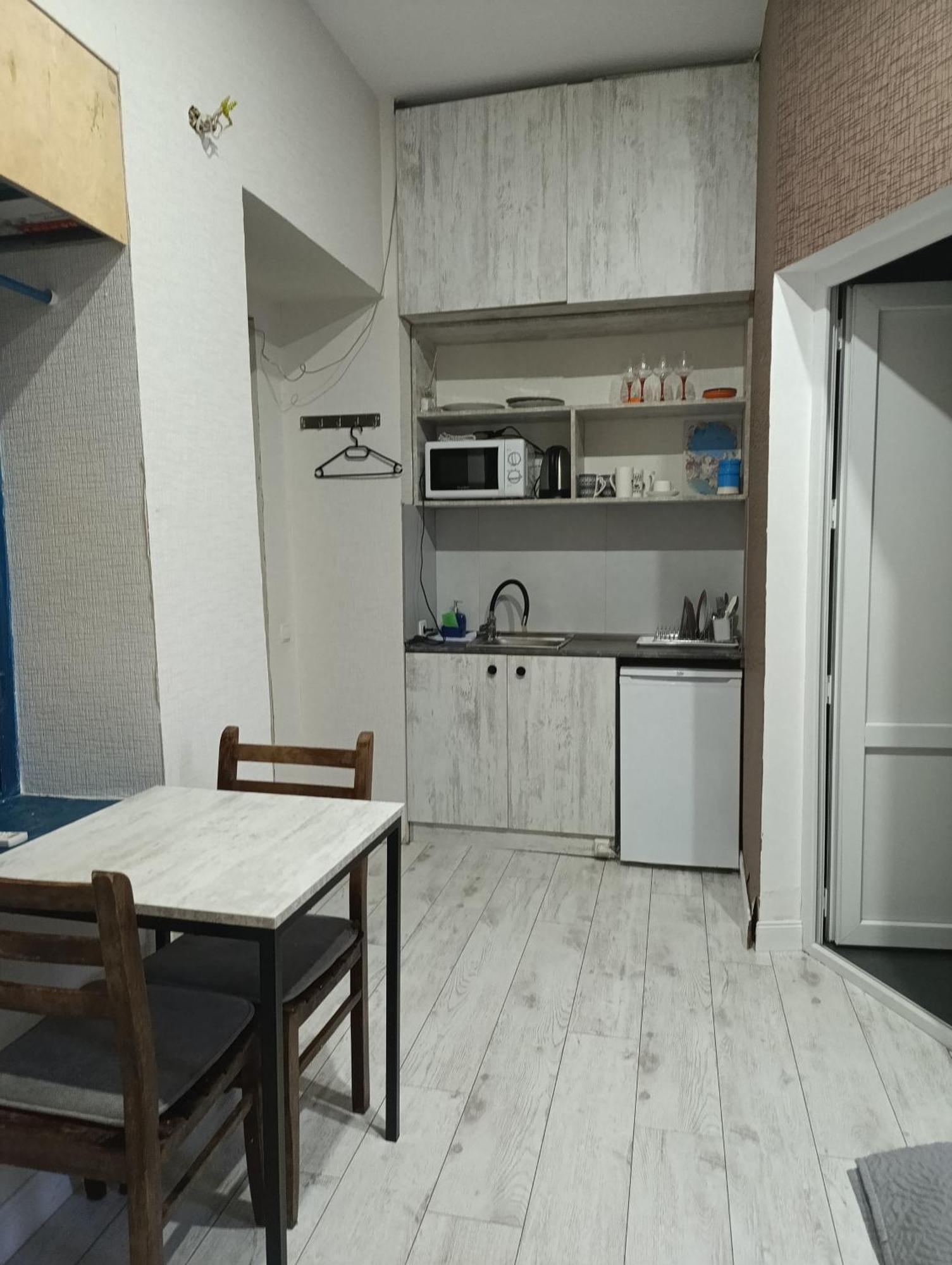 Nino'S Apartment In The Center Of Tbilisi Zewnętrze zdjęcie